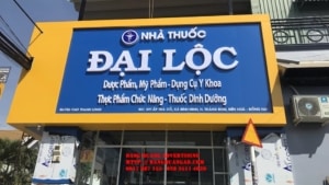 Thi cong bang alu chu noi mica nha thuoc Dai Loc 3 1