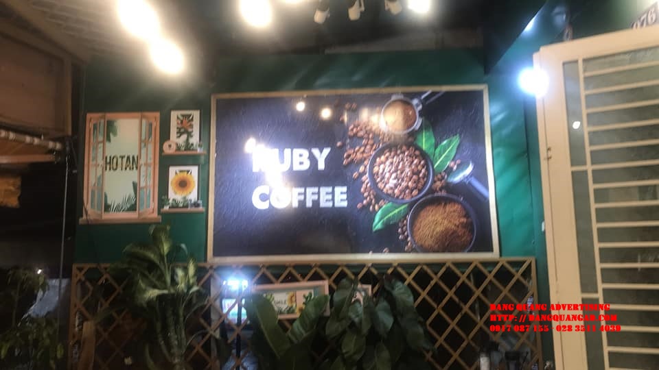Thi cong chu quang cao Ruby coffee Quan 3 4
