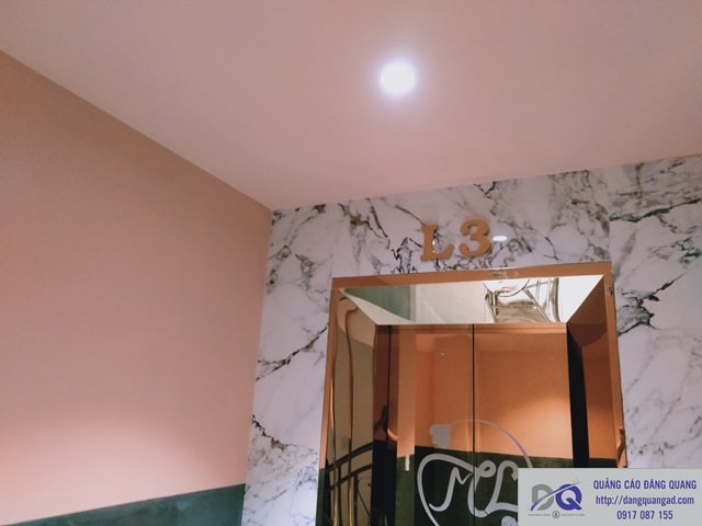 thi công bộ chữ inox vàng gương uốn nổi, bộ inox số phòng có đèn led cho khách sạn Mộc Lan, tại quận phú nhuận, TP. HCM